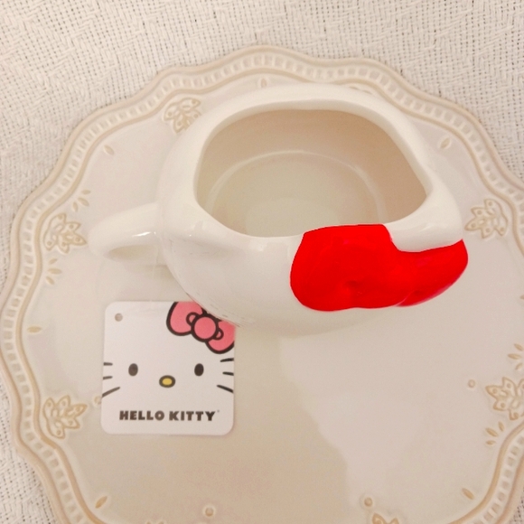 Bioworld × Hello Kitty By Sanrio Figural Ceramic Mug - Picture 5 of 13